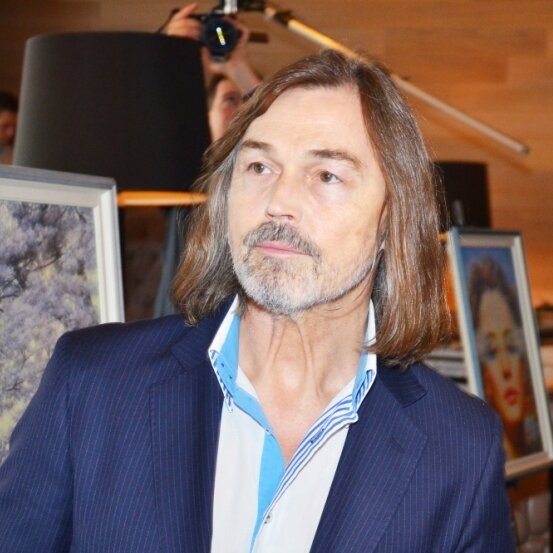 Никас Сафронов